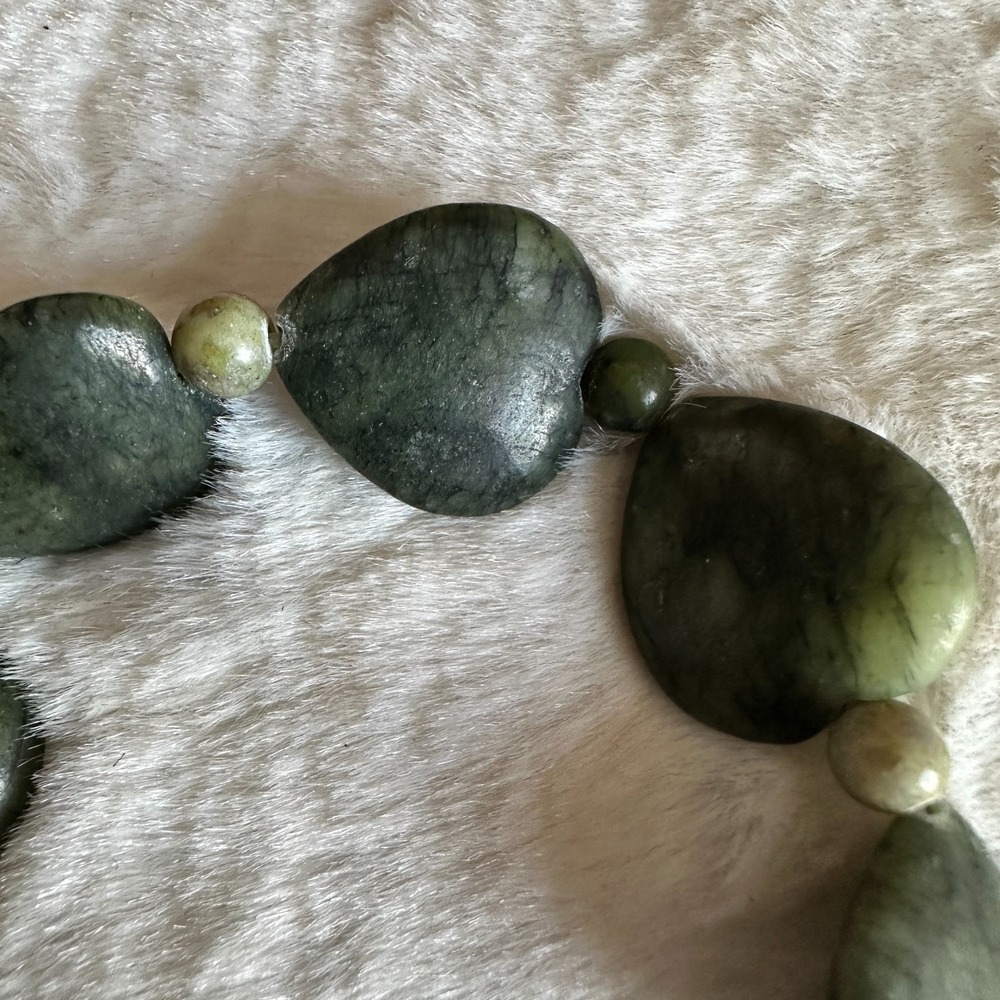 Green Stone Nephrite Serpentine Jade Bracelet Heart Bead Stretch Boho Jewelry - Picture 3 of 4